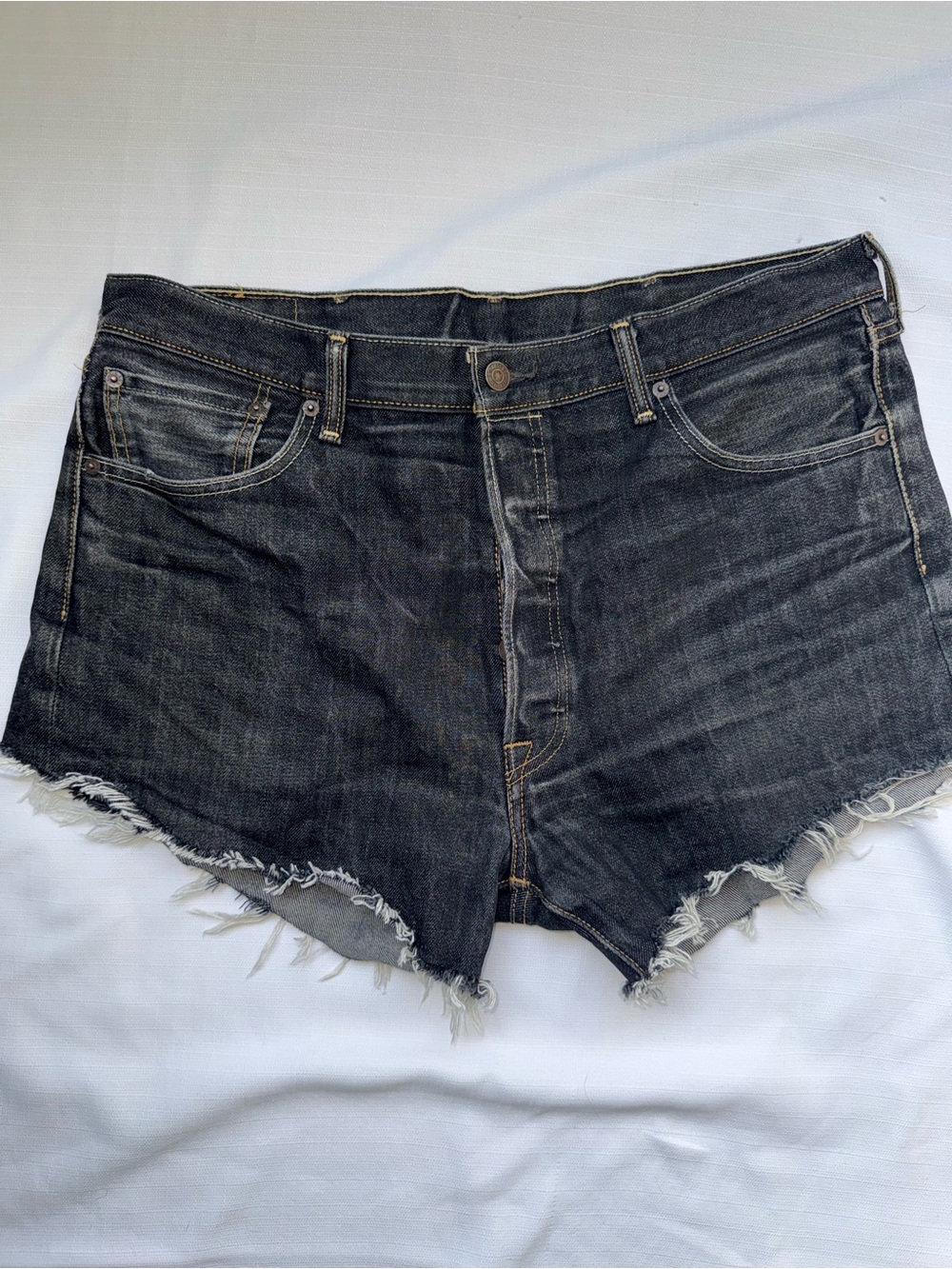 Levi’s 501 Distressed Denim Shorts 100% Cotton Cutoff Frayed Raw Hem Size 16 /18